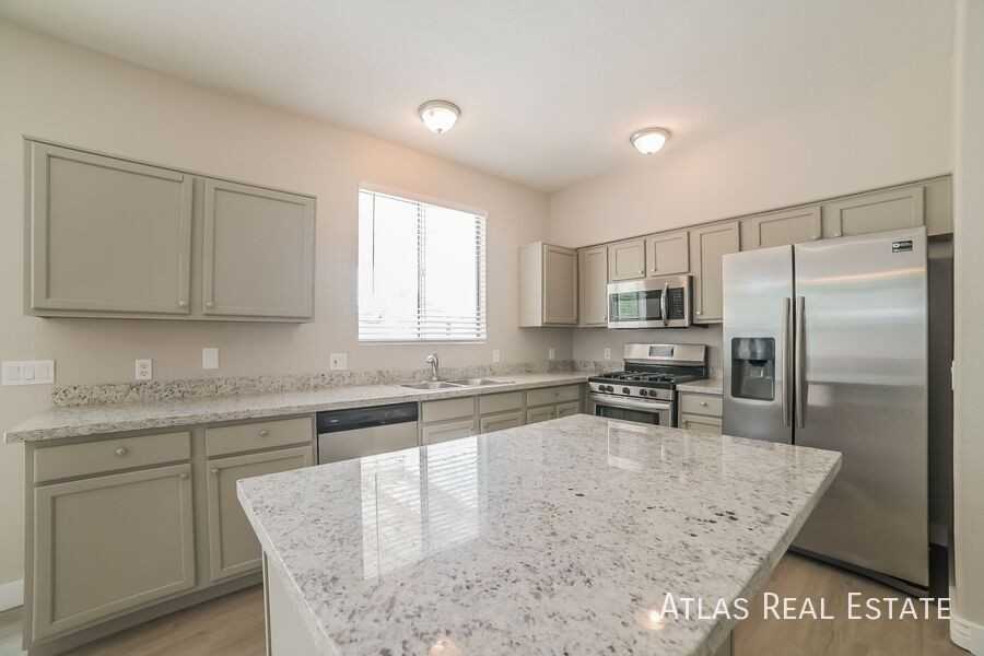 16271 W Madison St - Photo 3 of 21