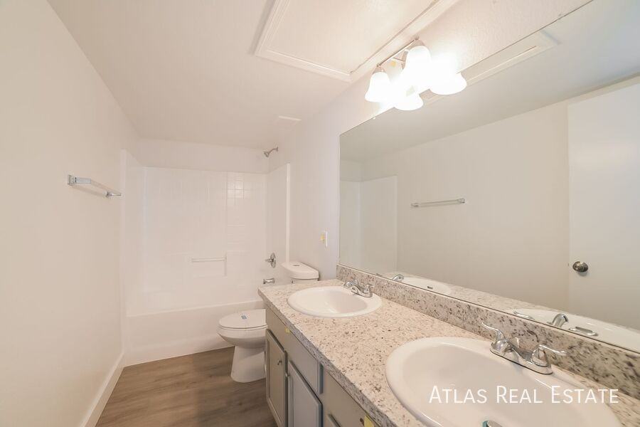16271 W Madison St - Photo 5 of 21