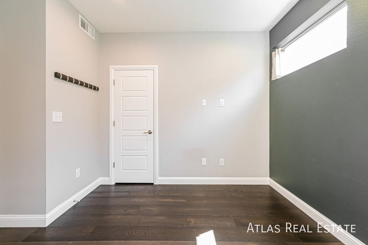 1756 N Williams St - Photo 5 of 18