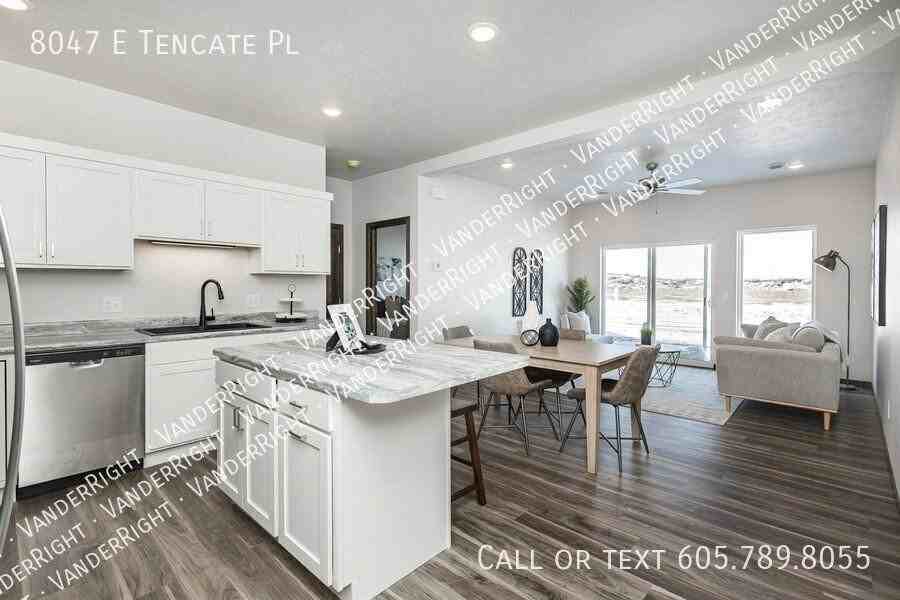 8047 E Tencate Pl - Photo 2 of 15