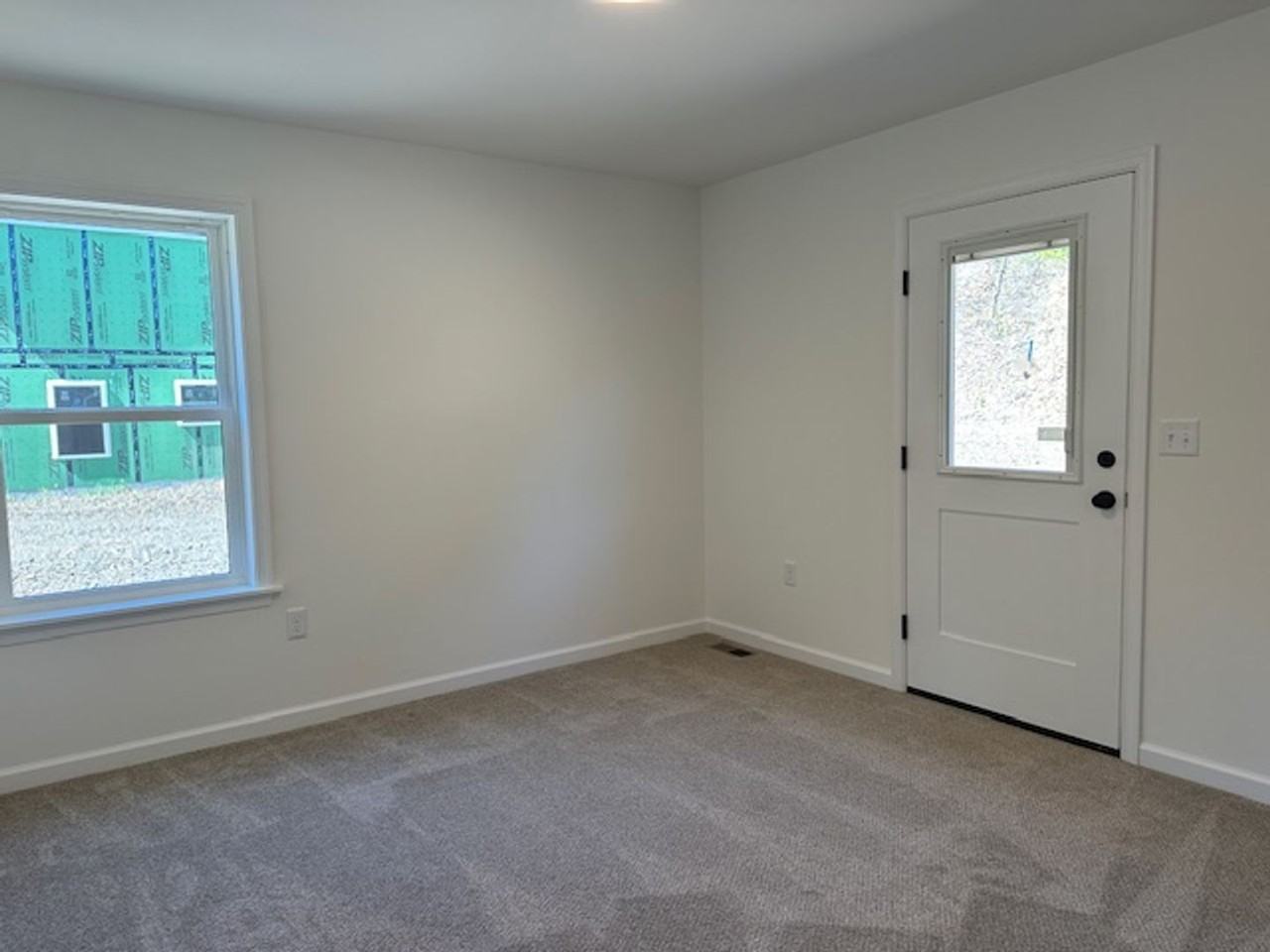 476 Gravel Hill Rd - Photo 5 of 23