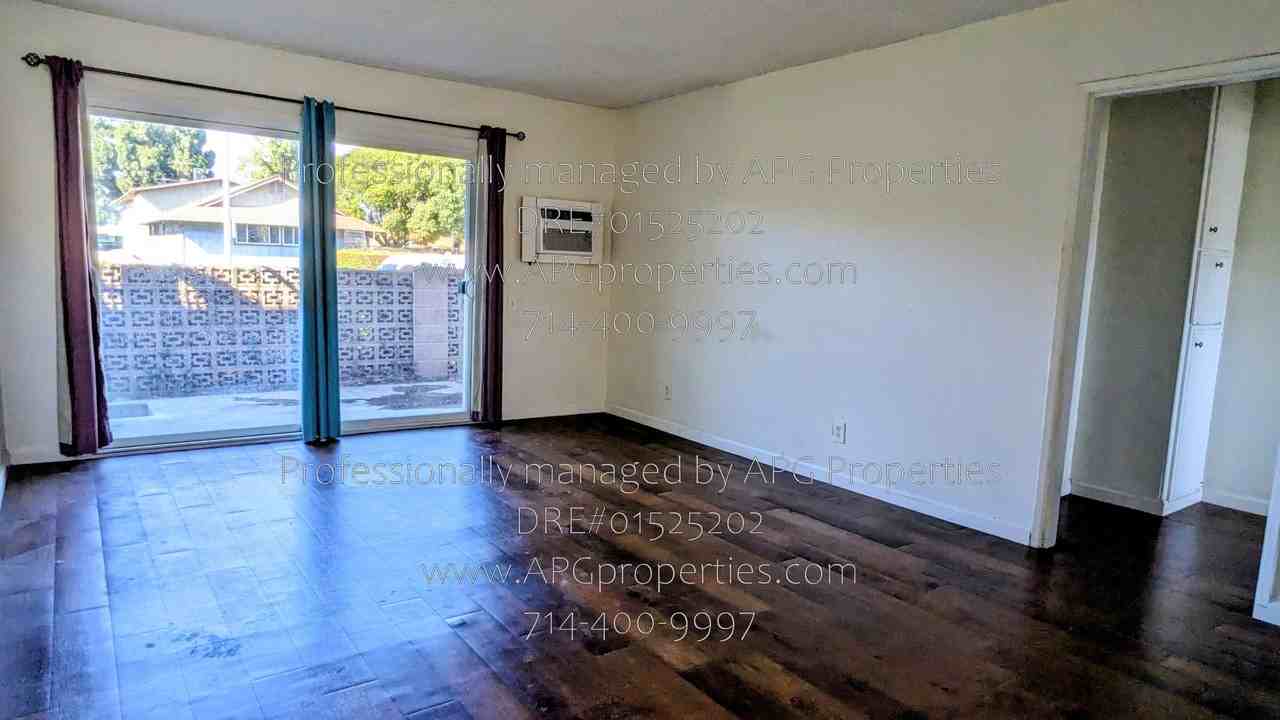 1850 W Greenleaf Ave #E - Photo 5 of 16