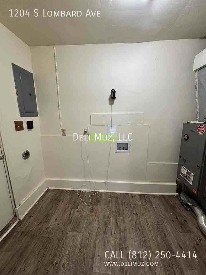 1204 S Lombard Ave - Photo 6 of 18