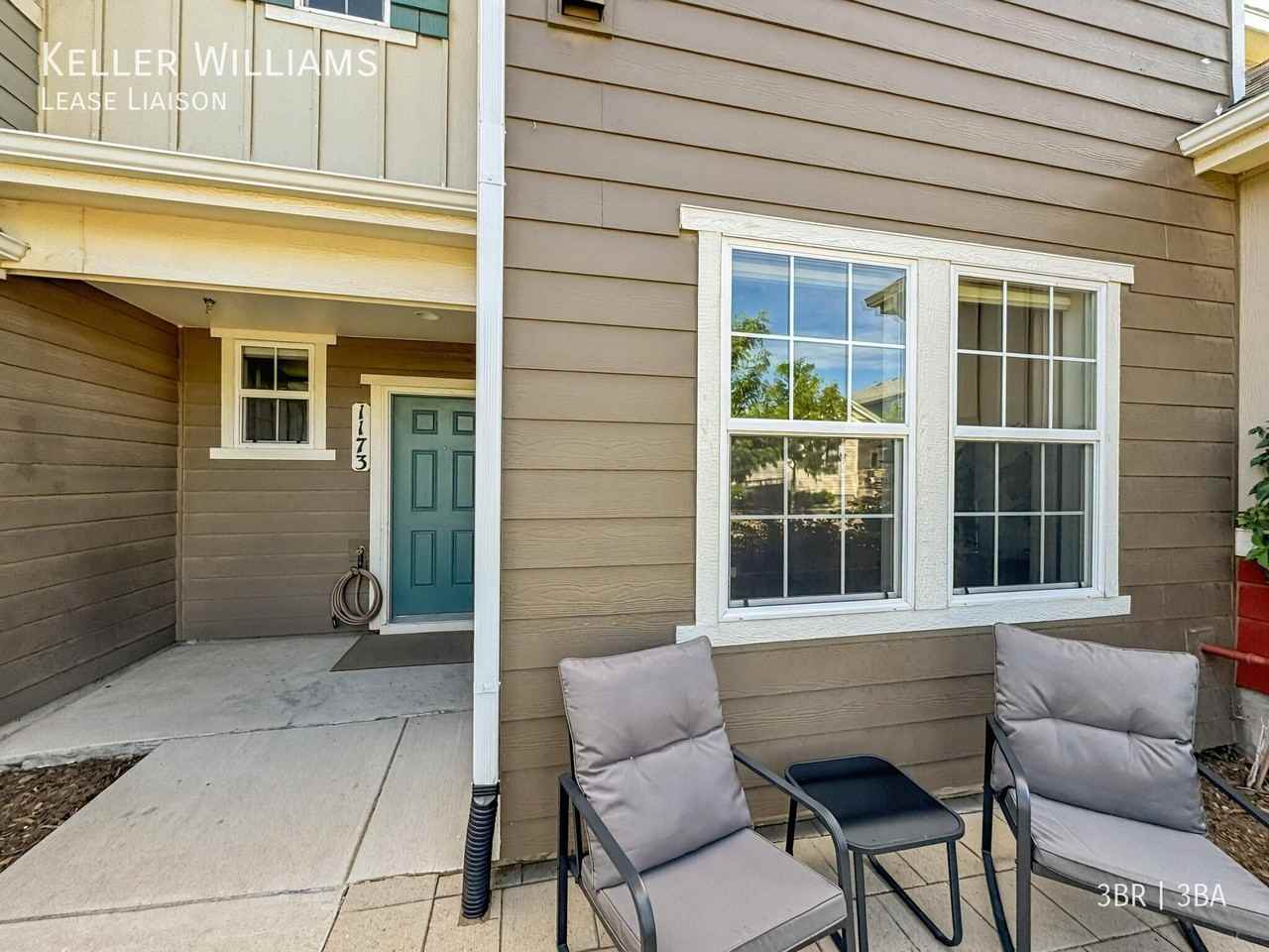 1173 Solitaire St - Photo 3 of 39