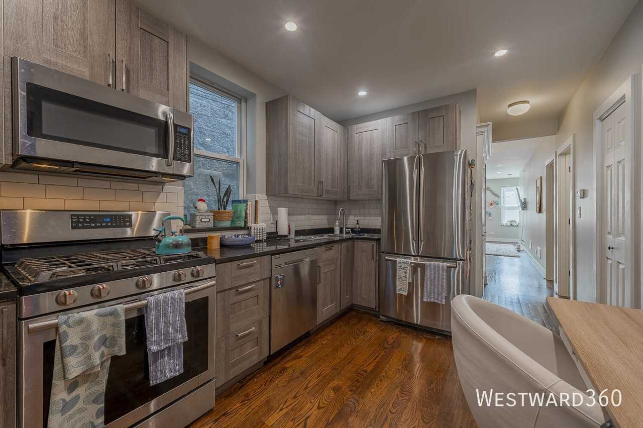 1640 W Blackhawk St #2 - Photo 5 of 12