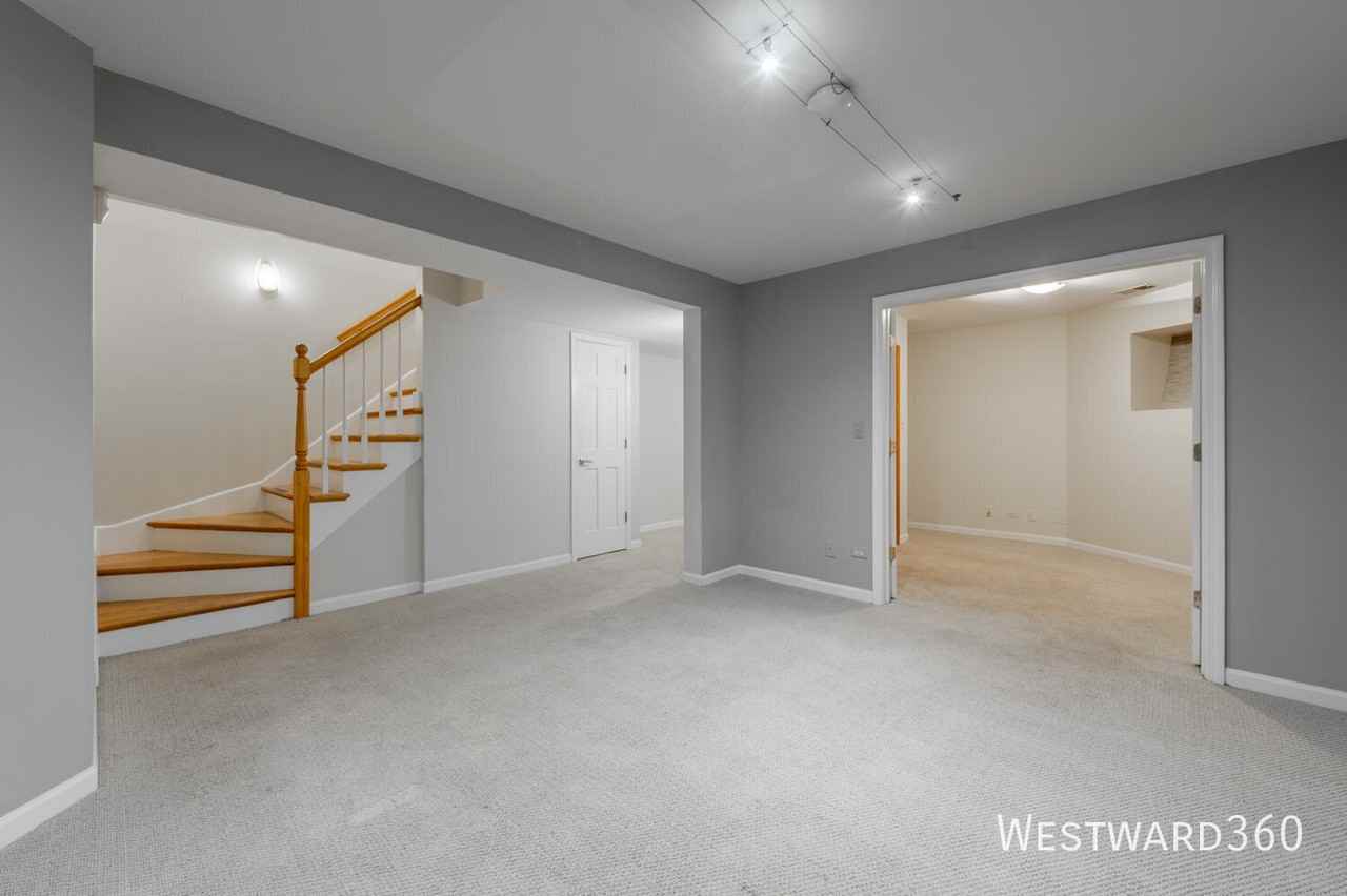 1017 W Dakin St #1 - Photo 7 of 31