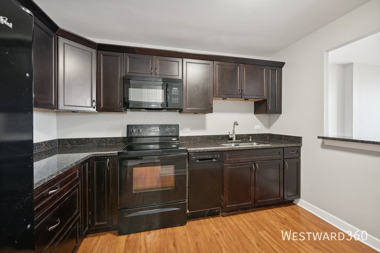 1636 N Wells St #1108 - Photo 2 of 10