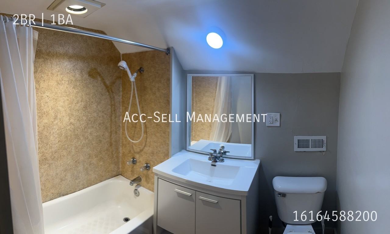 651 Butterworth St Sw - Photo 3 of 6