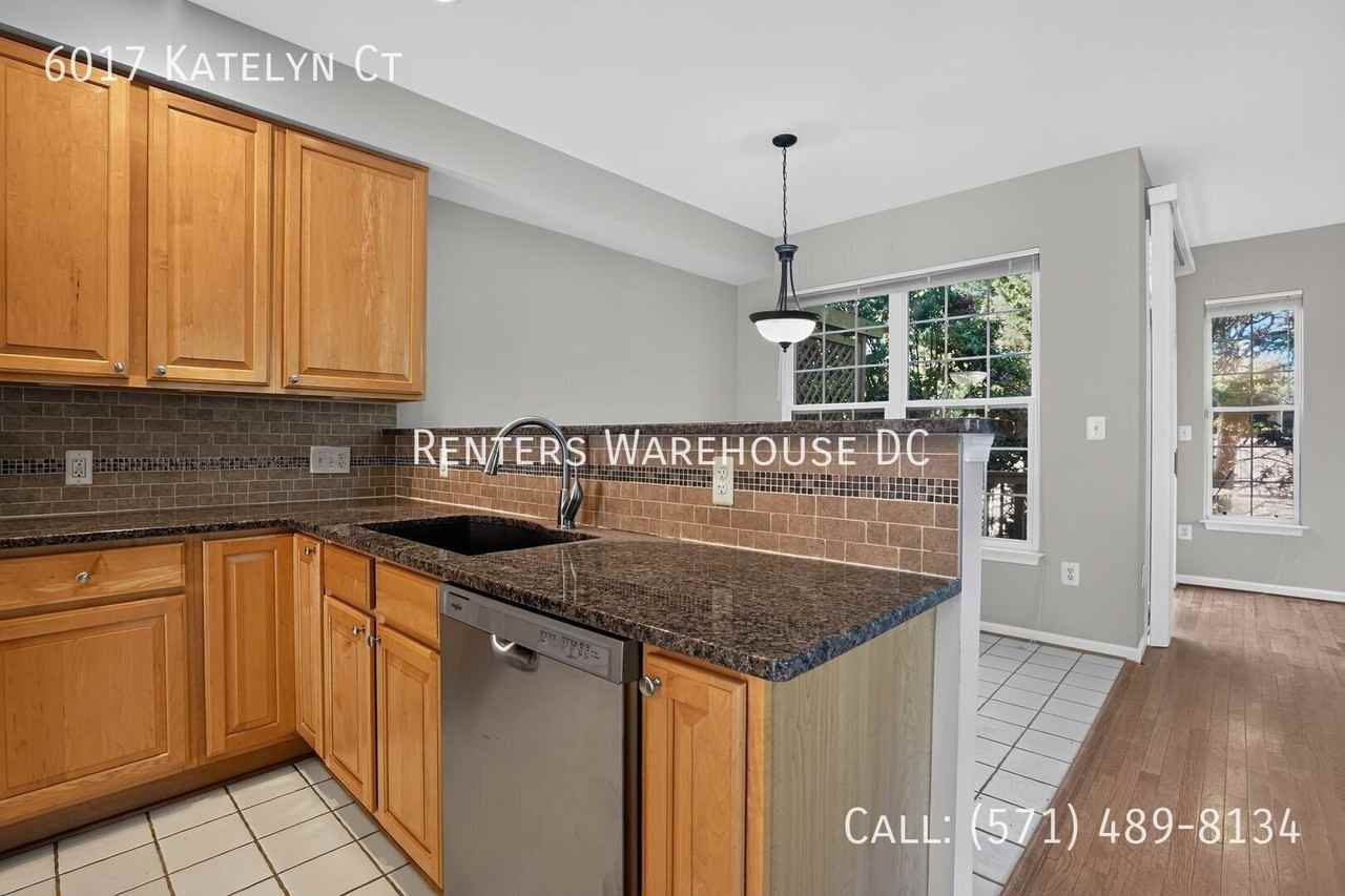 6017 Katelyn Ct - Photo 3 of 33