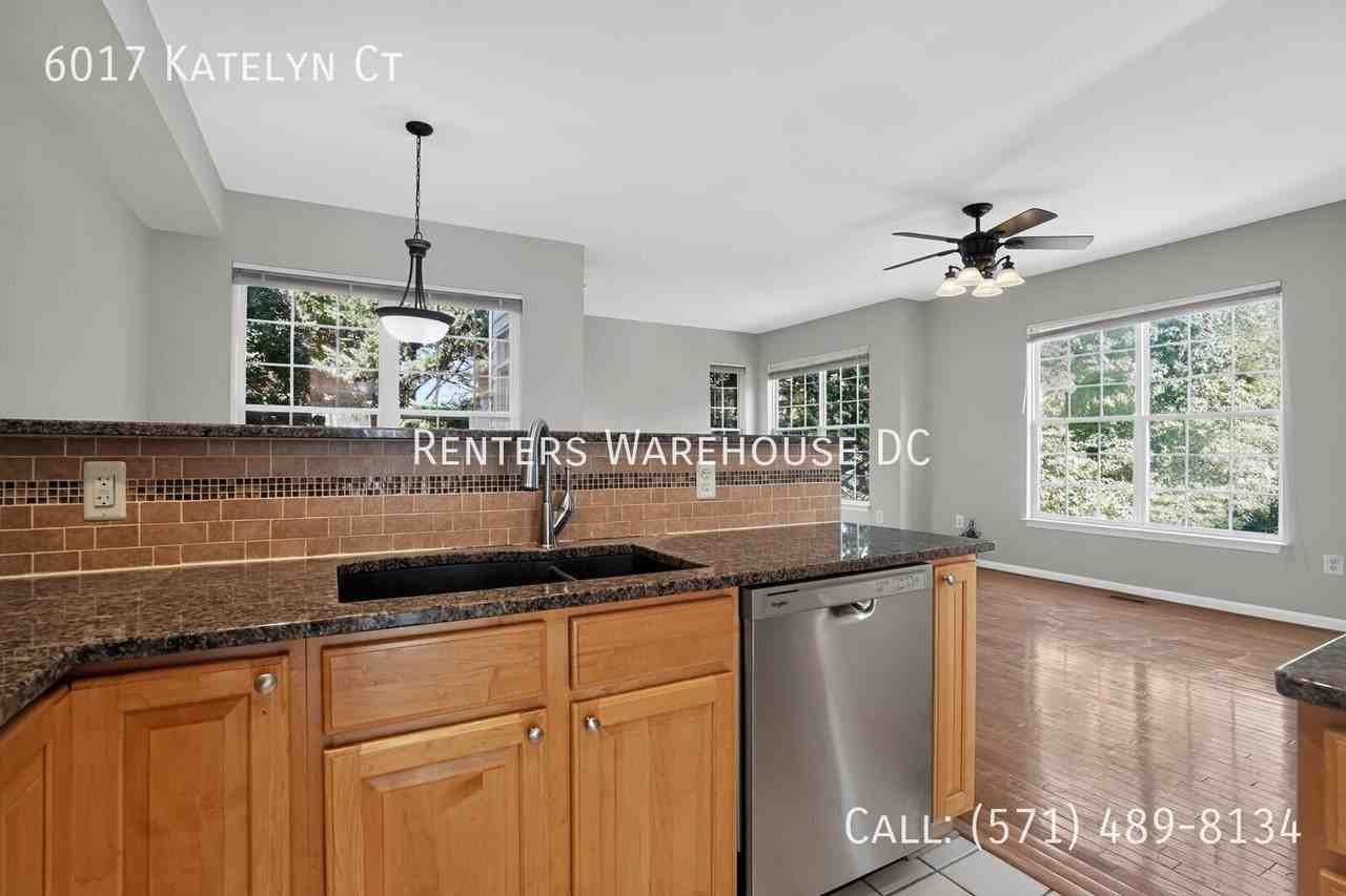 6017 Katelyn Ct - Photo 5 of 33