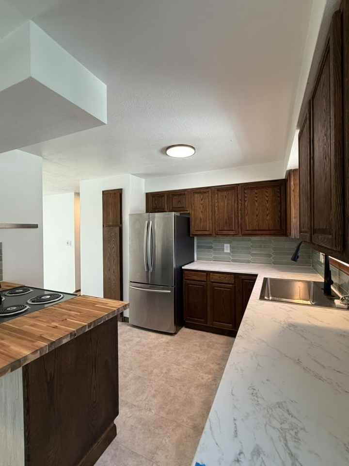 1415 S Woodlawn Rd - Photo 3 of 15