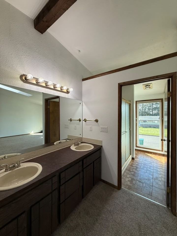 1415 S Woodlawn Rd - Photo 6 of 15