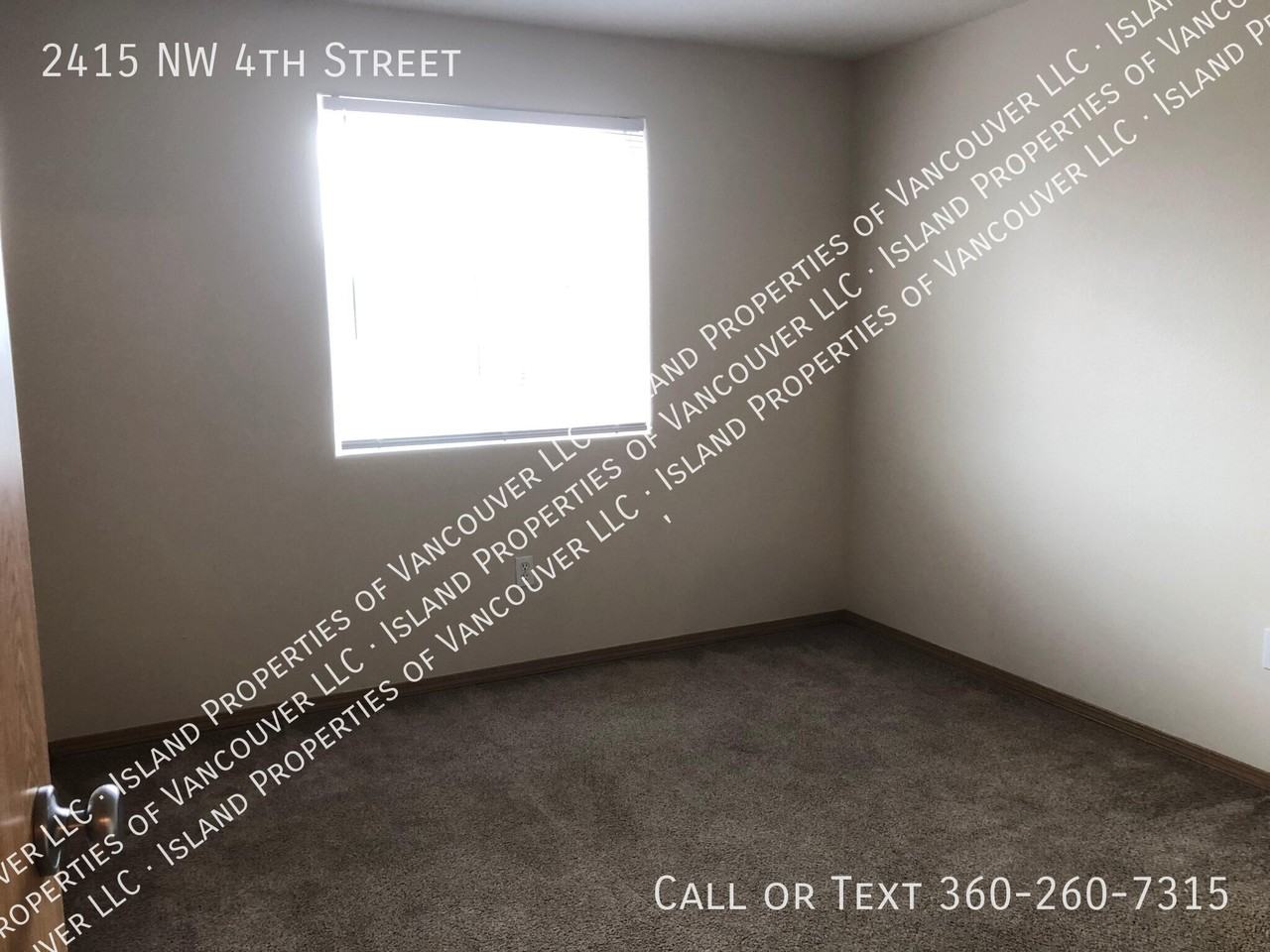 2415 Nw 4th St - Photo 4 of 10
