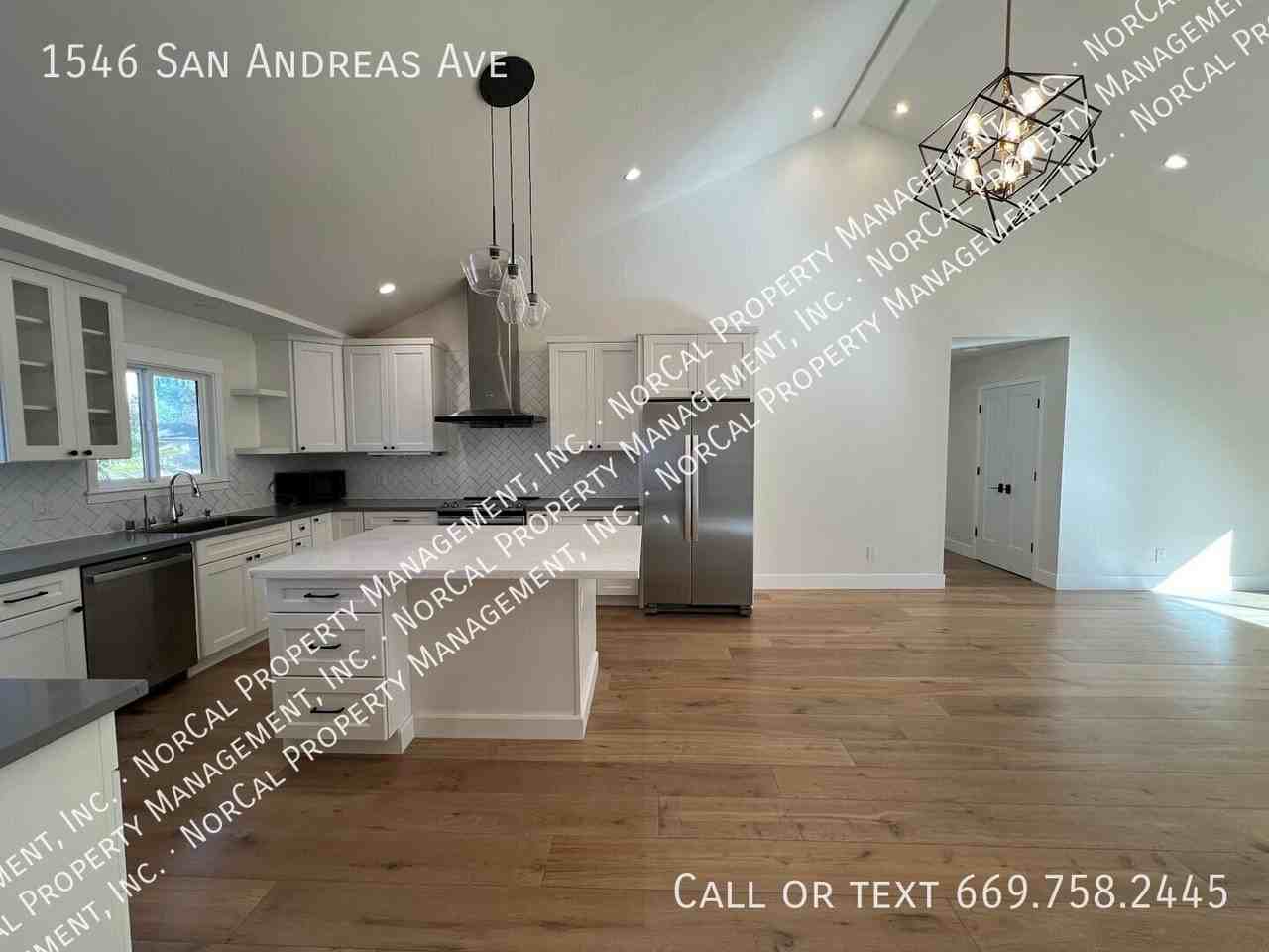 1546 San Andreas Ave - Photo 3 of 32