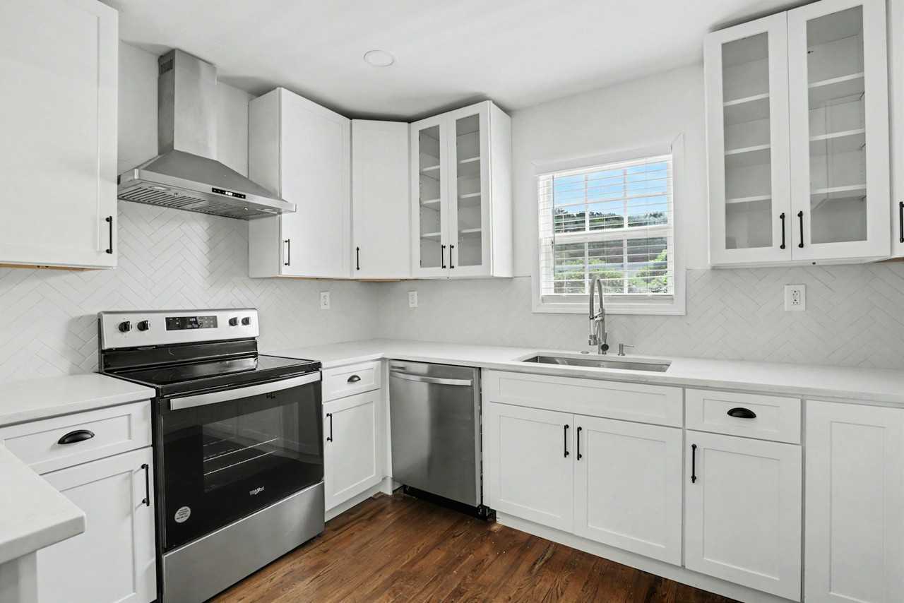 188 Clay Street Southeast - Photo 6 of 15