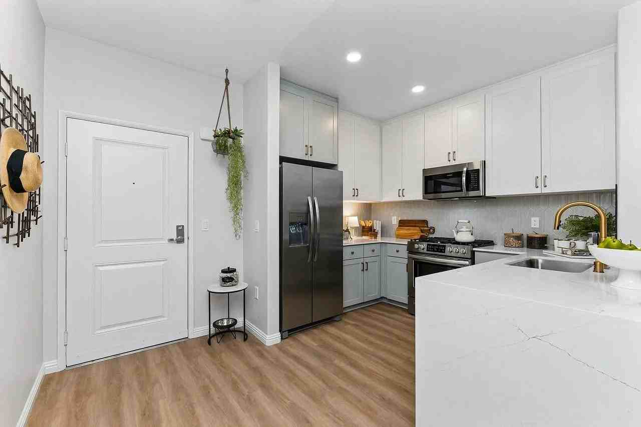 1901 North Buena Vista Street, Unit 218 - Photo 7 of 18