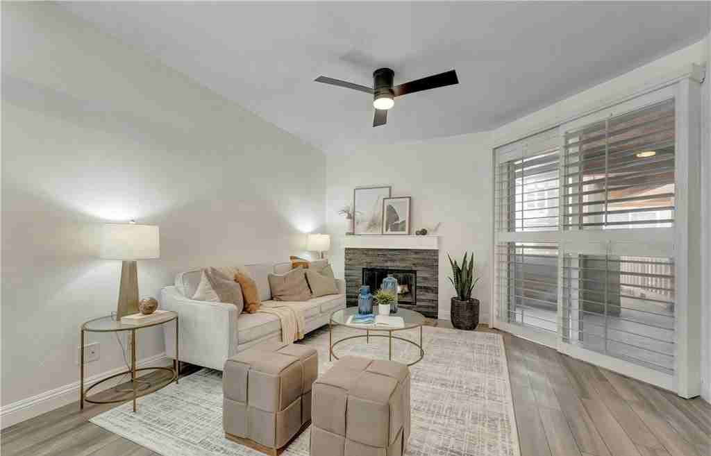 2000 Pacific Coast Highway, Unit 203 - Photo 4 of 19
