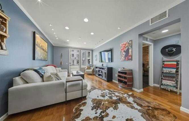 1901 Victoria Avenue, Unit 115 - Photo 3 of 19