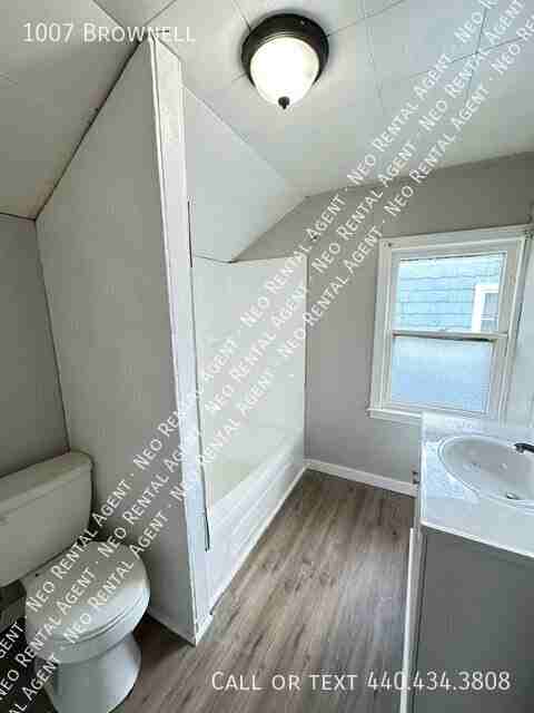 1007 Brownell Ave - Photo 3 of 8