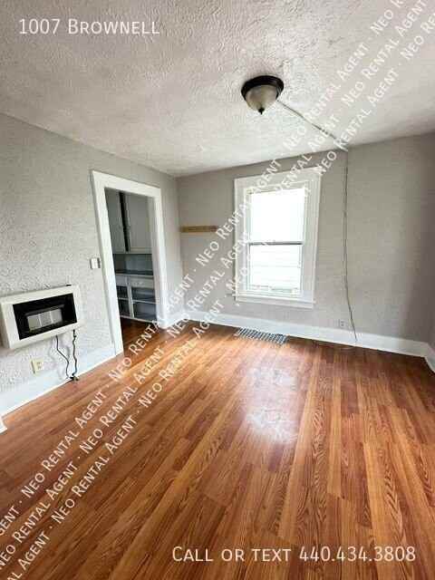 1007 Brownell Ave - Photo 4 of 8