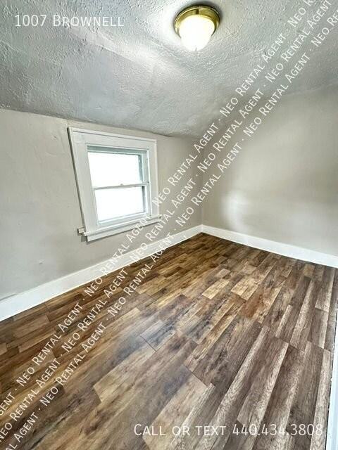 1007 Brownell Ave - Photo 5 of 8