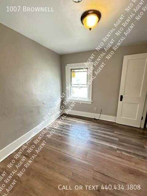 1007 Brownell Ave - Photo 6 of 8