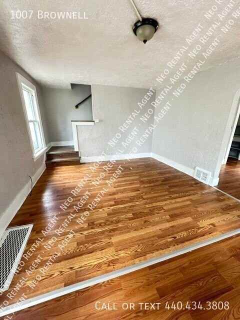 1007 Brownell Ave - Photo 7 of 8