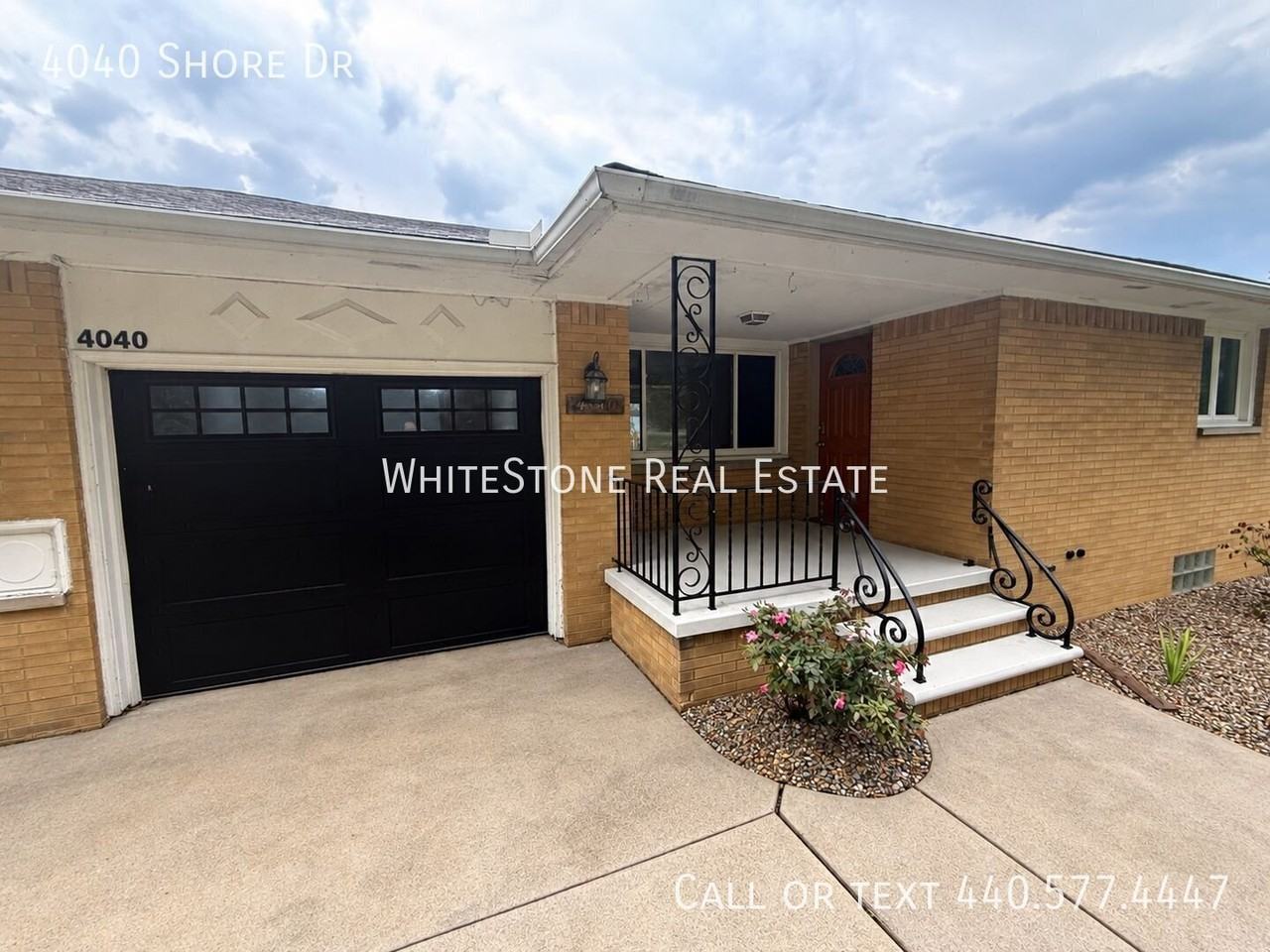 4040 Shore Dr - Photo 2 of 11