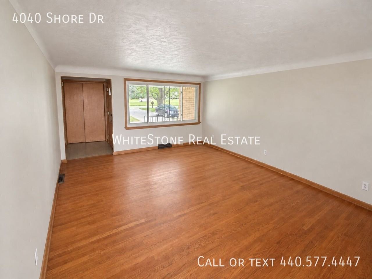 4040 Shore Dr - Photo 3 of 11