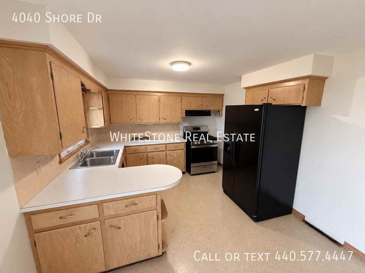 4040 Shore Dr - Photo 5 of 11