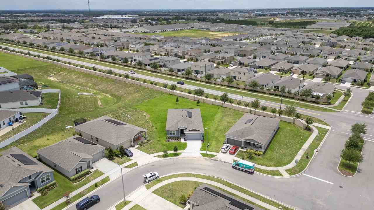 276 Taft Dr #1 - Photo 4 of 35