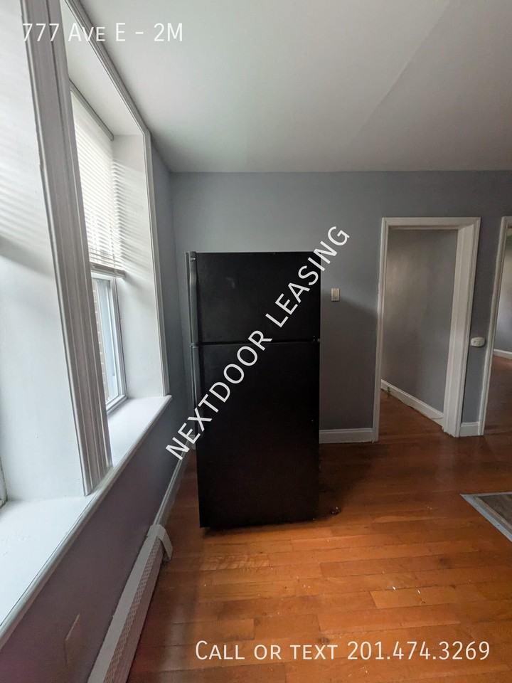 777 Avenue E #2M - Photo 4 of 9