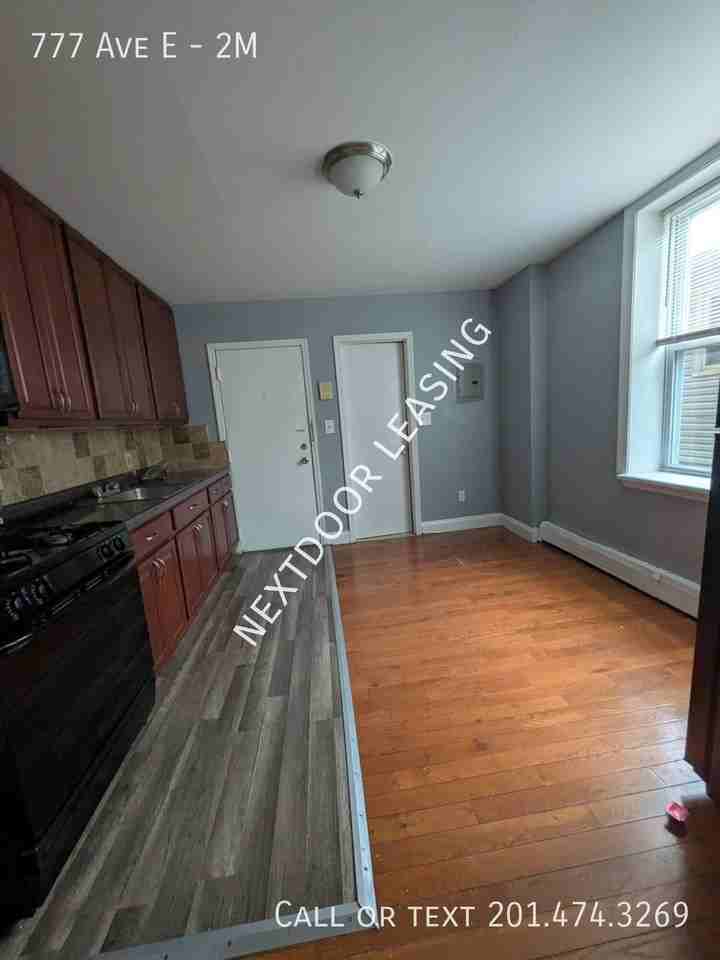 777 Avenue E #2M - Photo 5 of 9
