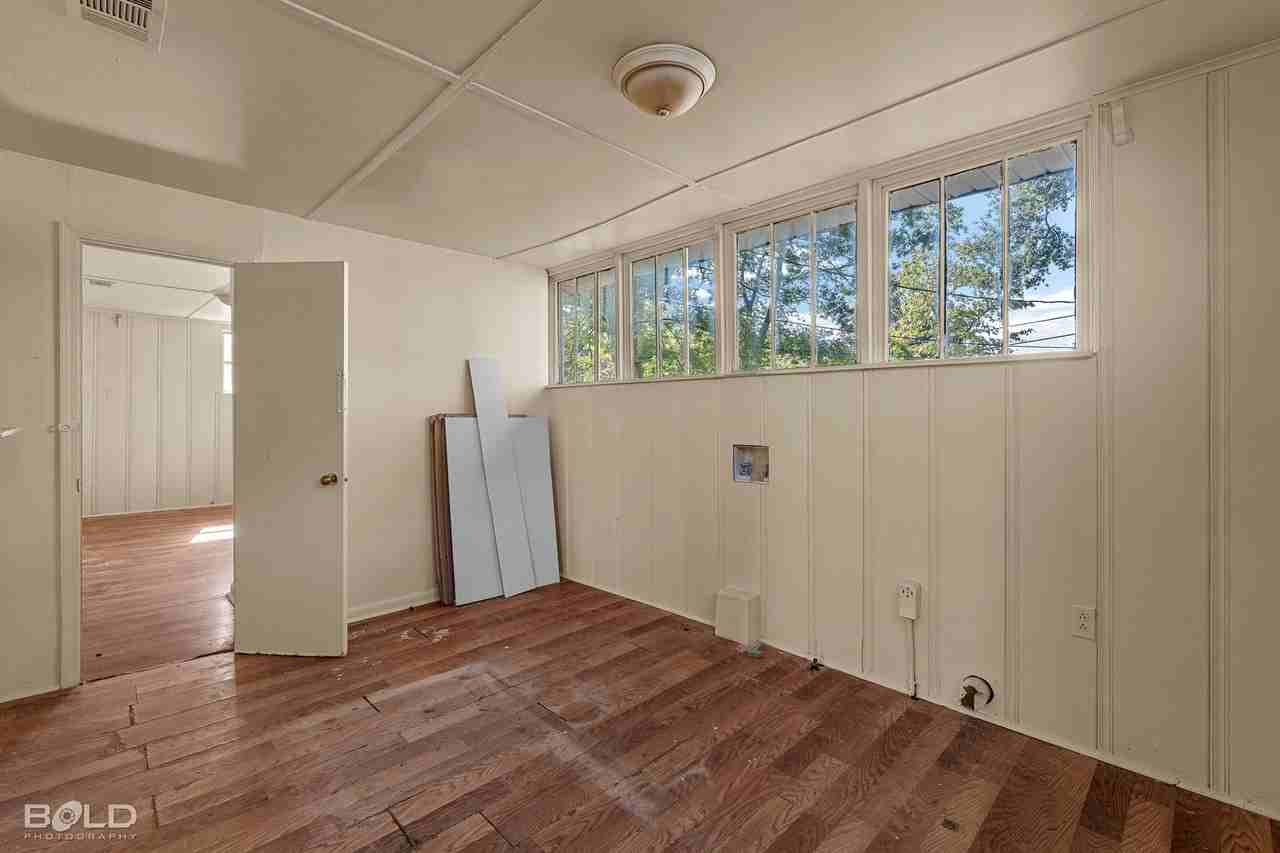 2617 Waggoner Ave - Photo 7 of 21