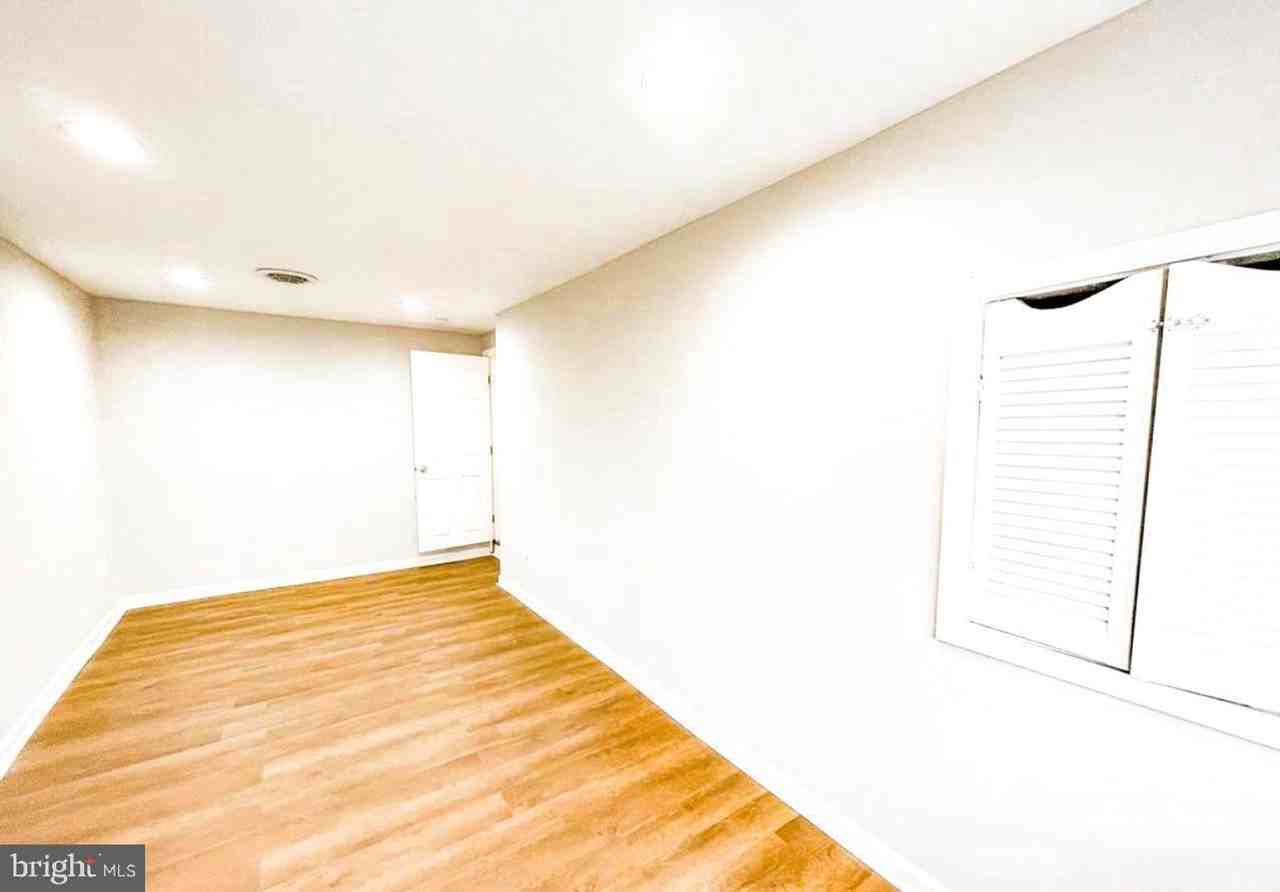 520 W 38th St #520W38thST - Photo 5 of 24