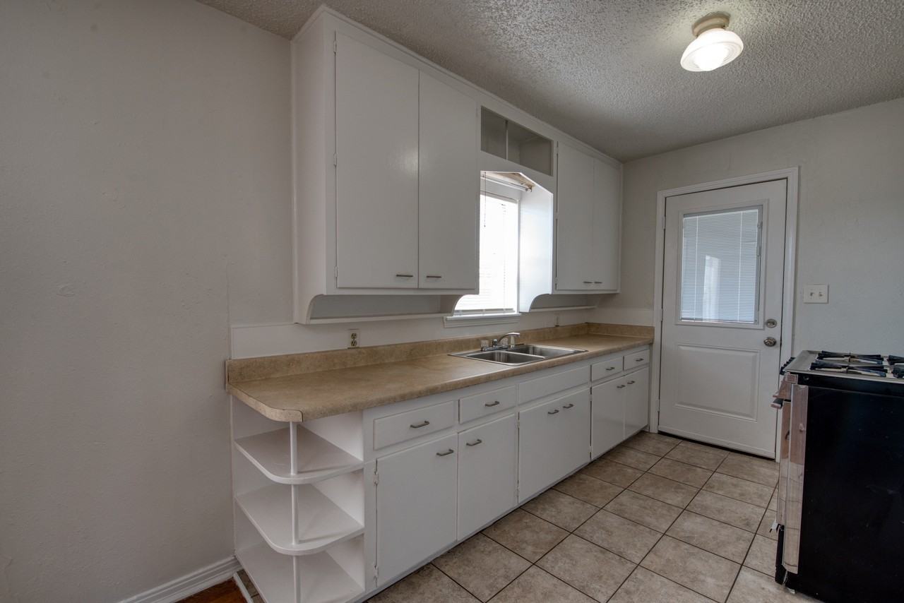 2480 Nw 39th Ter #1 - Photo 2 of 14