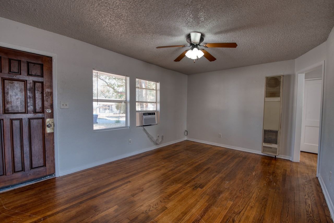 2480 Nw 39th Ter #1 - Photo 4 of 14