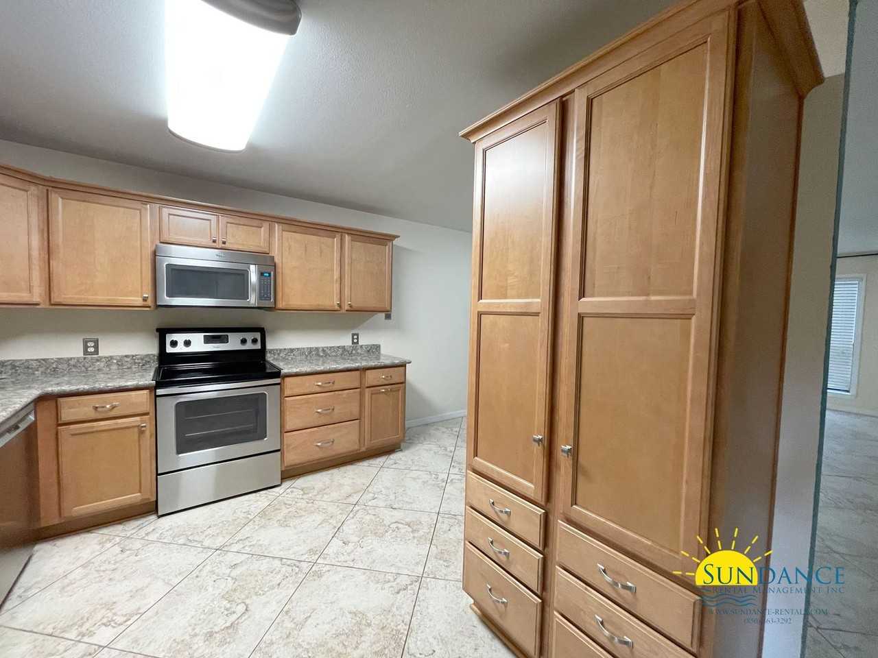 42 7th Ave - Photo 5 of 25