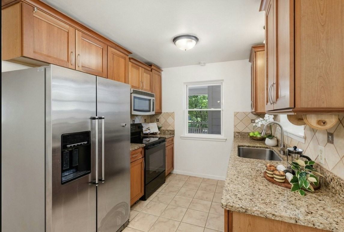 356 Bobolink Drive, Unit 1 - Photo 5 of 15