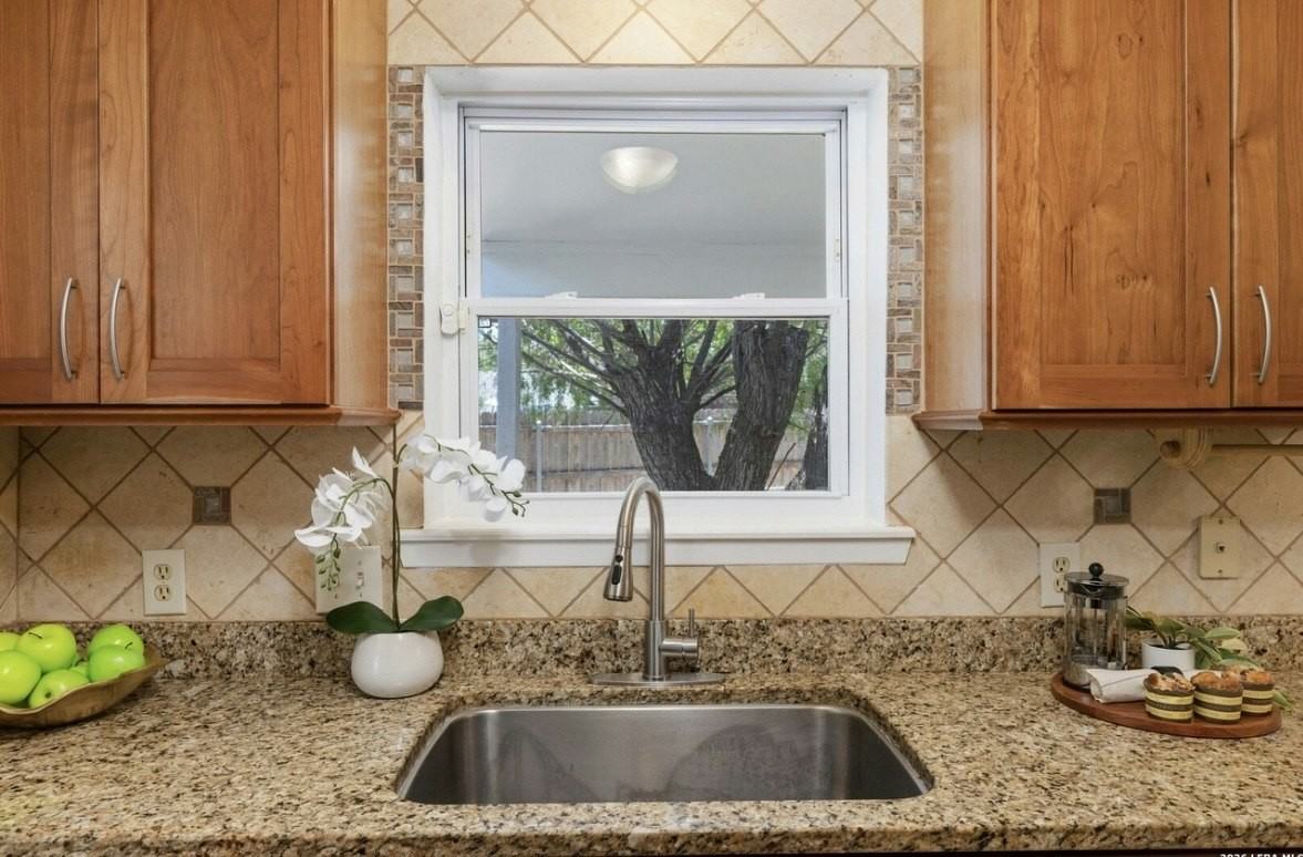 356 Bobolink Drive - Photo 6 of 15