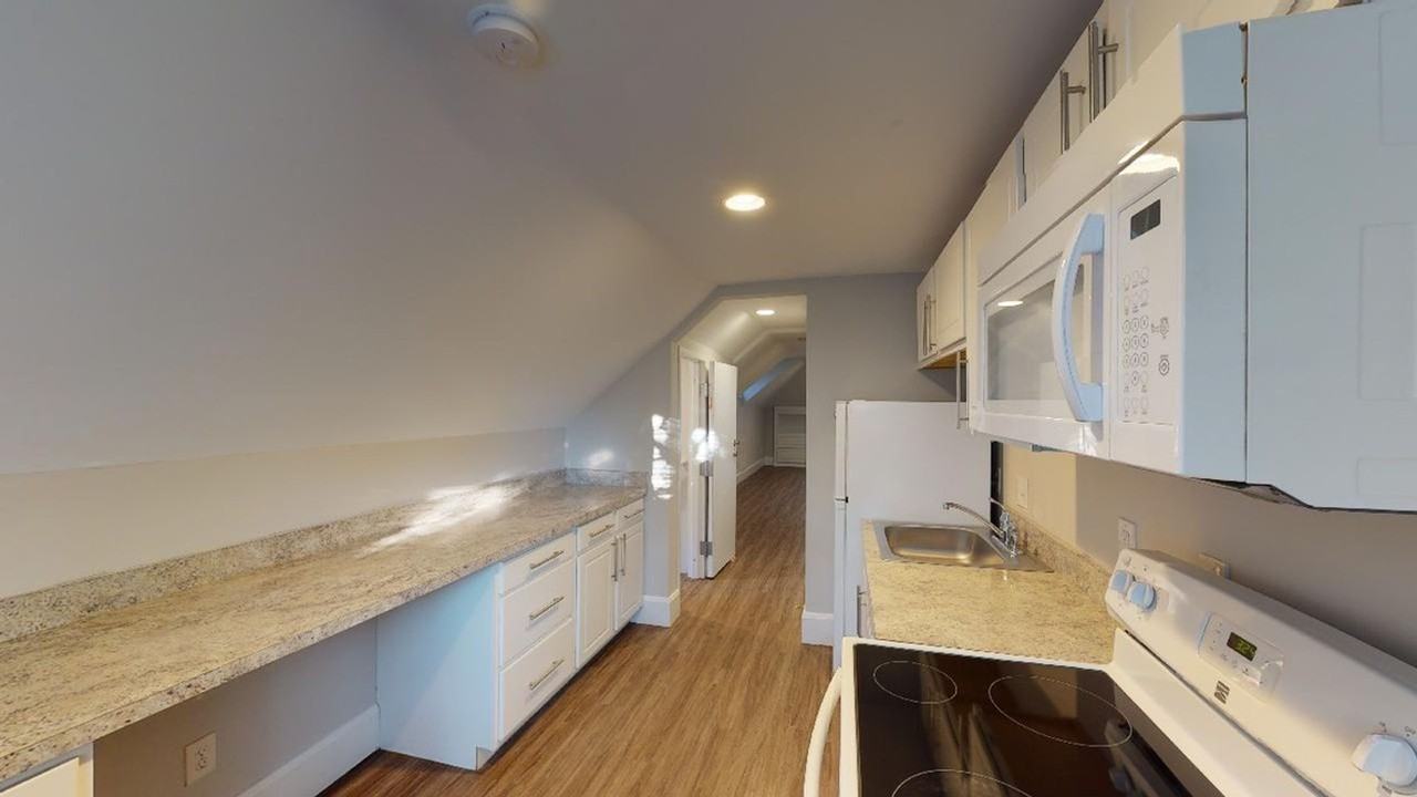2300 N High St - Photo 3 of 22