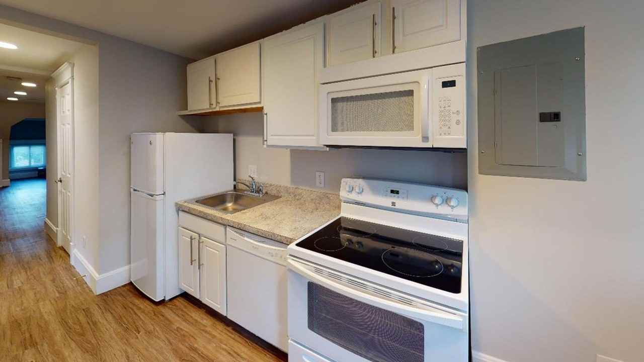 2300 N High St - Photo 4 of 22