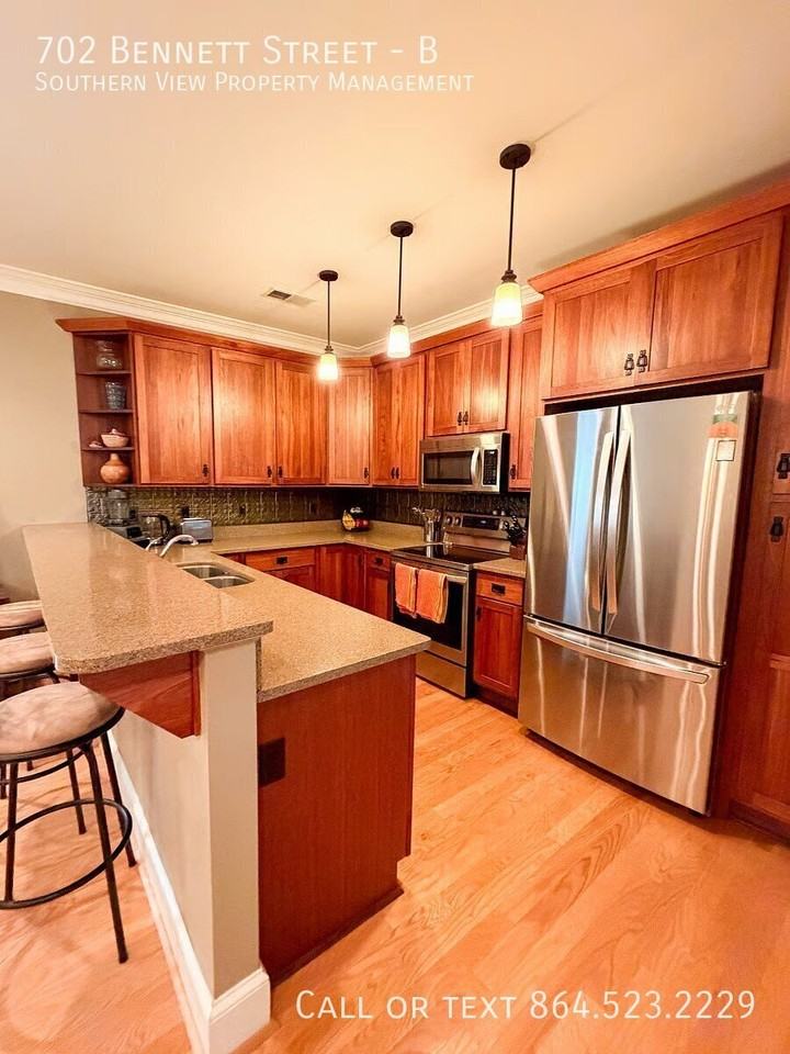 702 Bennett St #B - Photo 3 of 13