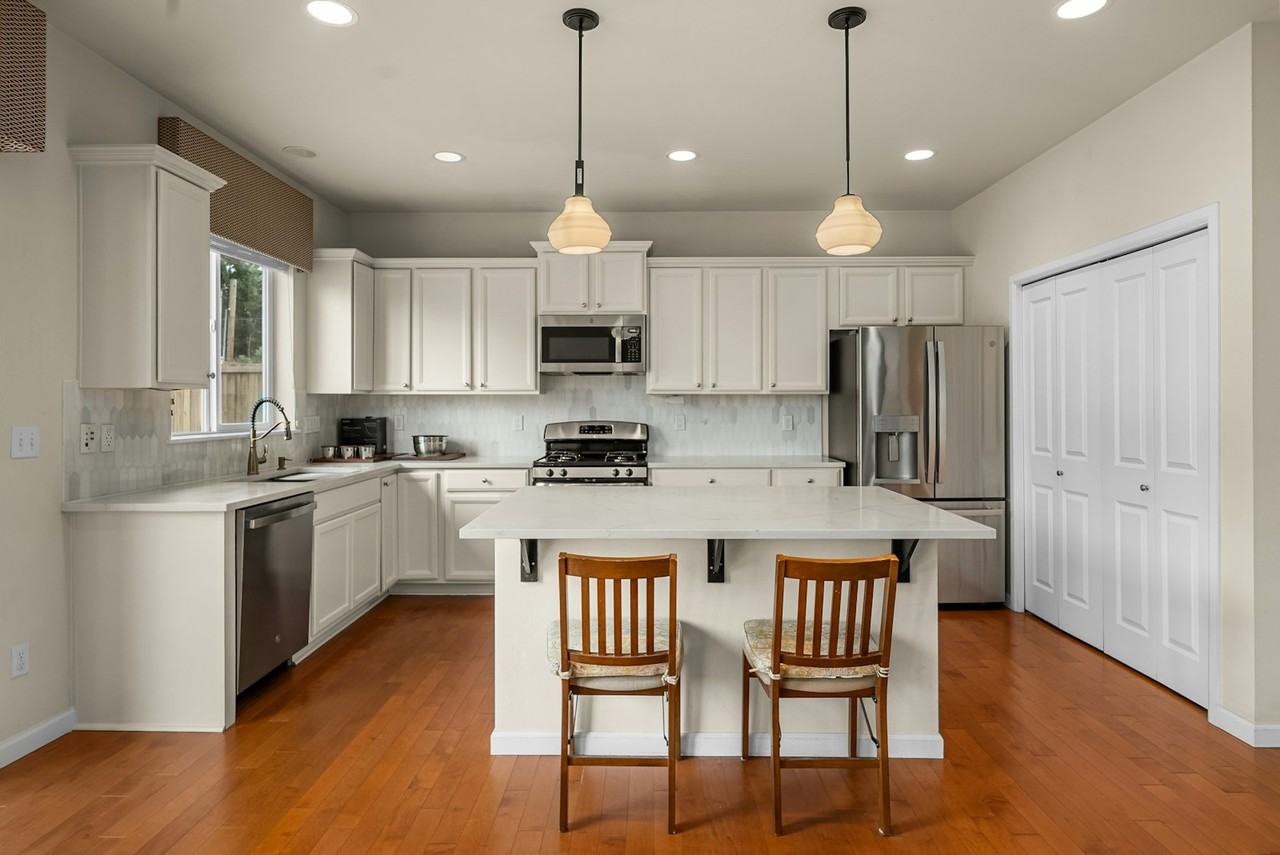 14225 3rd Avenue West - Photo 5 of 39