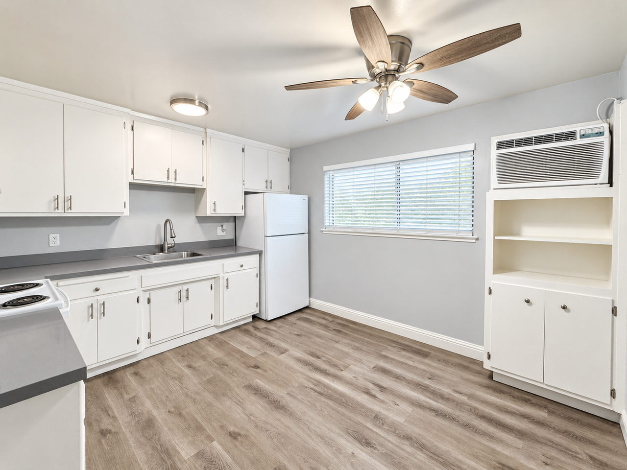 Brentwood Apartments - Photo 2 of 34