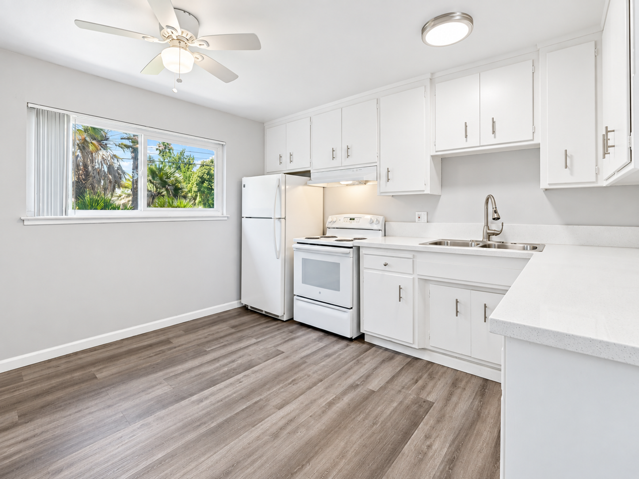Brentwood Apartments - Photo 4 of 34