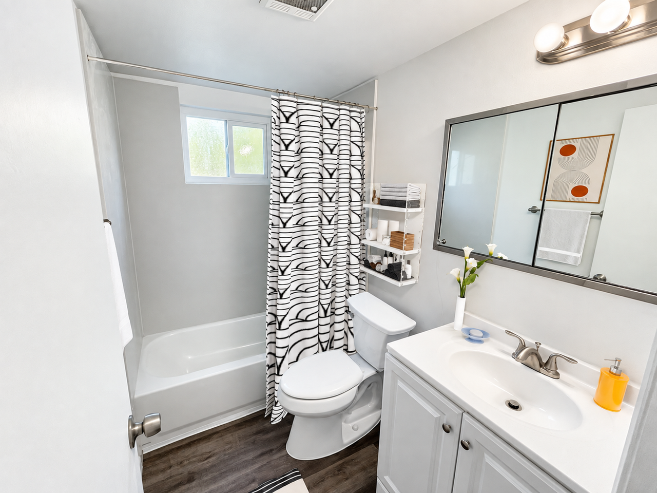 Brentwood Apartments - Photo 6 of 34