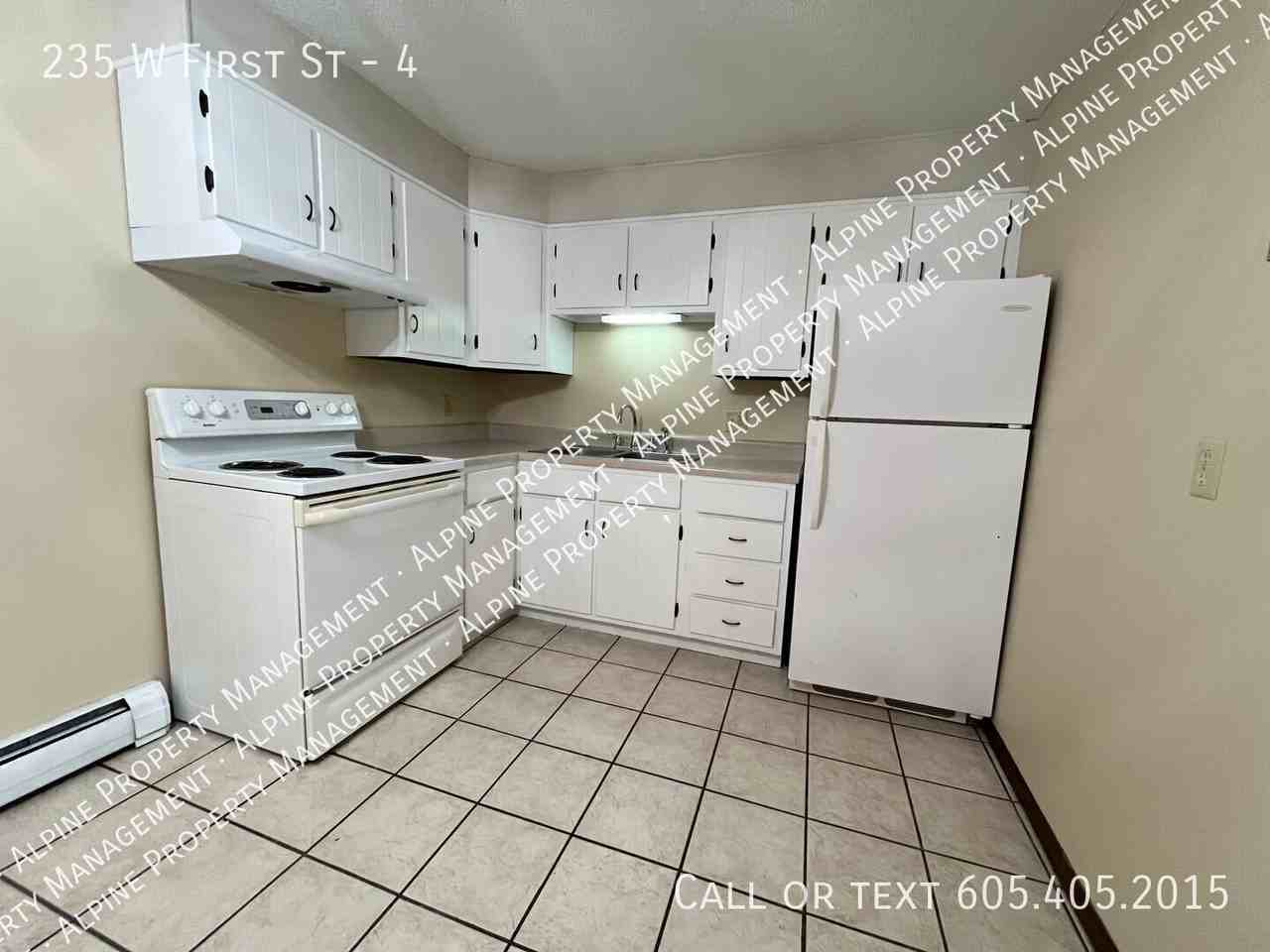235 W 1st St #4 - Photo 7 of 18