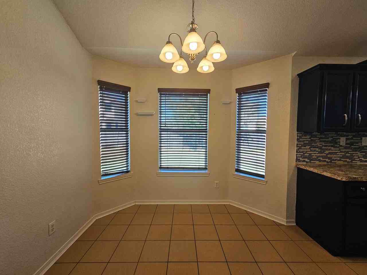 3007 Wisteria Ln - Photo 6 of 22