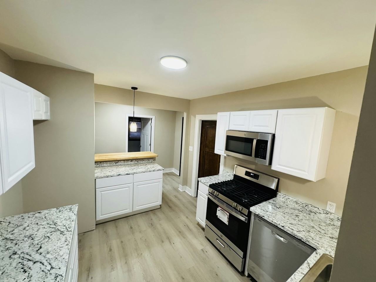 1428 Potomac Drive, Unit LOWER - Photo 2 of 13